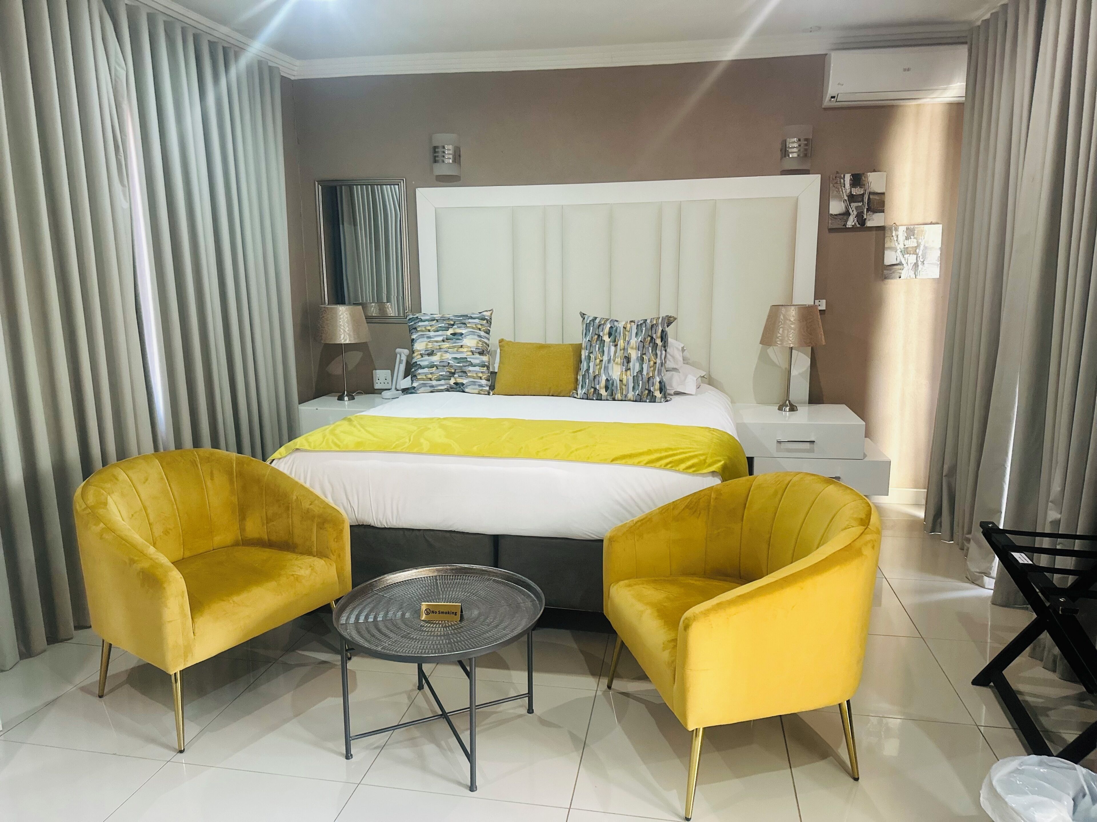Luxury Double Room, 1 King Bed, Non Smoking, Air conditioning | Individually furnished, desk, iron/ironing board, free WiFi