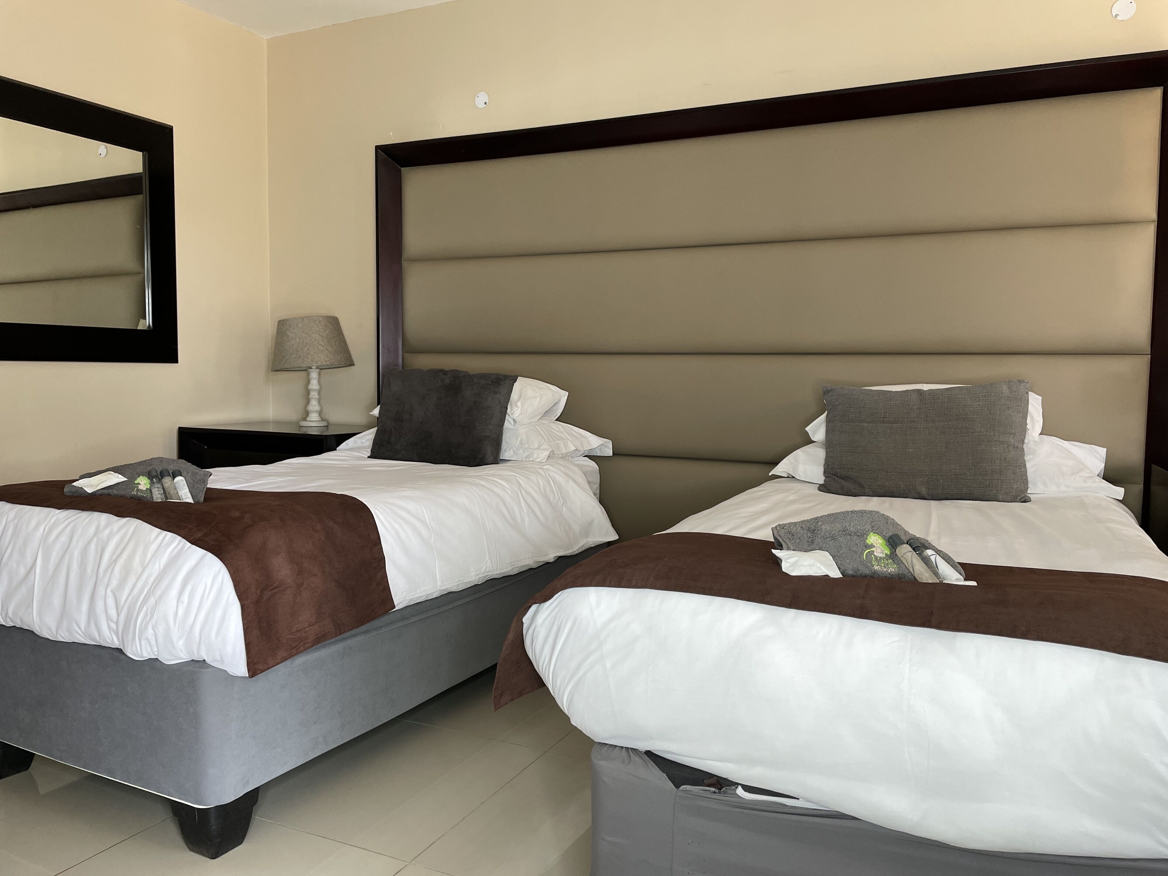 Individually furnished, desk, iron/ironing board, free WiFi