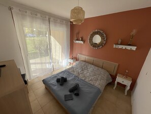 2 chambres, fer et planche Ă repasser, draps fournis