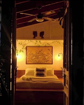 2 bedrooms, in-room safe, desk, iron/ironing board