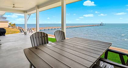 Bayfront water-view home with outdoor pool, lovely patio, hammock, fishing dock