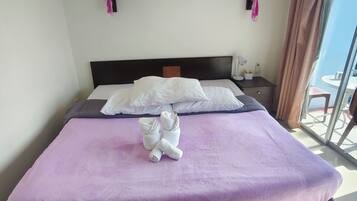 Classic Double Room | In-room safe, individually furnished, free WiFi, bed sheets