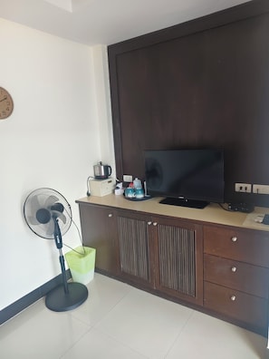 Kamar Double Klasik | Brankas, dilengkapi dengan perabotan berbeda-beda, dan Wi-Fi gratis