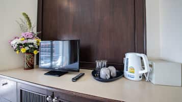 In-room safe, individually furnished, free WiFi, bed sheets