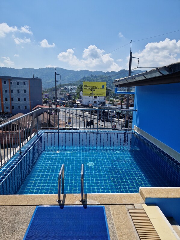 室外游泳池