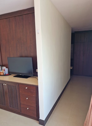 Kamar Double Klasik | Brankas, dilengkapi dengan perabotan berbeda-beda, dan Wi-Fi gratis