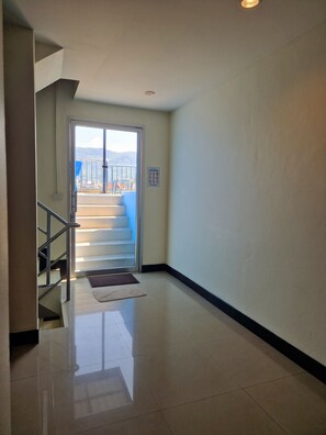 Hallway - Kamala Cool (Kamala)