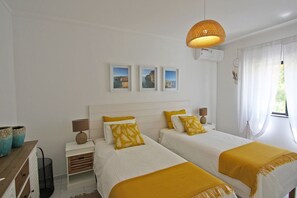 3 bedrooms, iron/ironing board, free WiFi