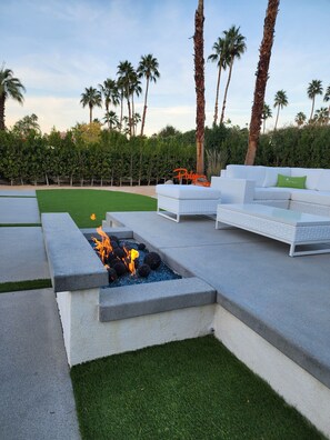 Terrace/patio - PS, Love Always (Palm Springs)