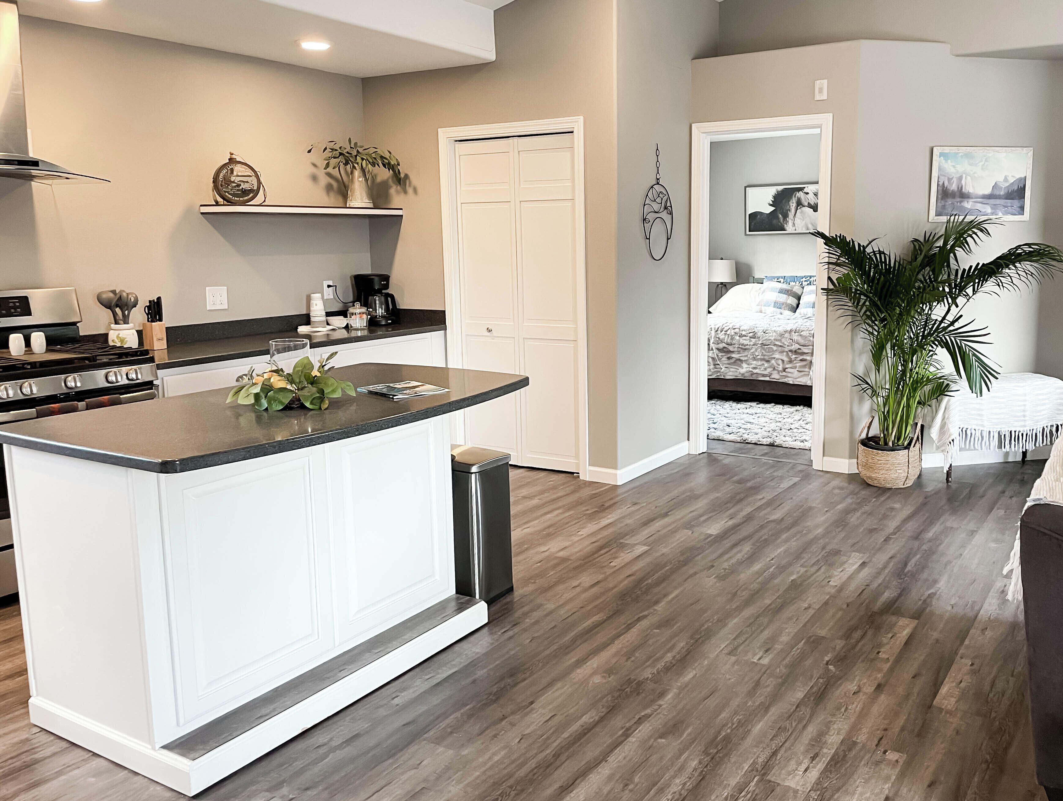 Luxury Duplex, 2 Bedrooms | Private kitchen | Microwave, coffee/tea maker, electric kettle