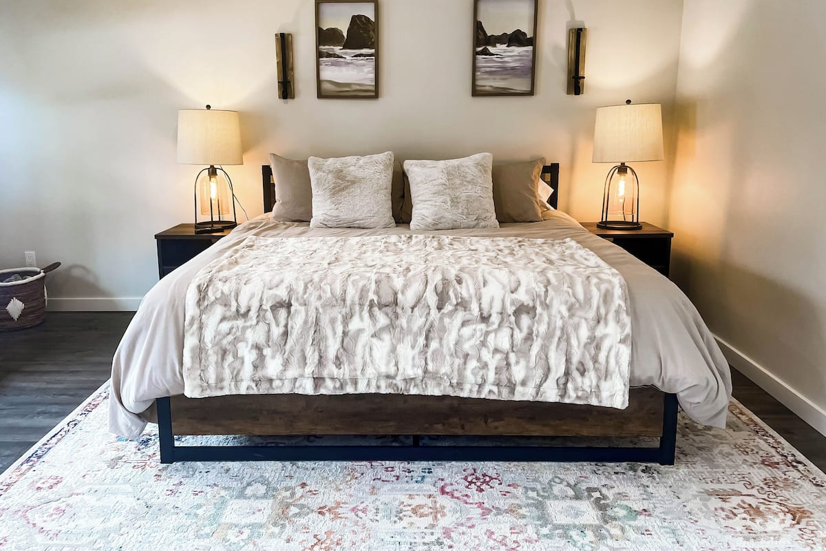 Habitación Deluxe, 1 cama de matrimonio grande | Ropa de cama de alta calidad y edredones de plumas