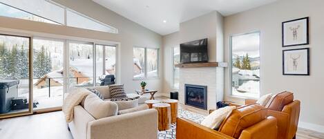 Télévision, cheminée, services de streaming