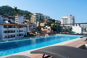 Outdoor pool, a rooftop pool - Stylish New Luxury Condo in the Romantic Zone, Rooftop Pool, Walk to Beach (Puerto Vallarta)