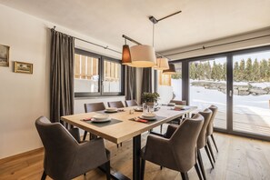 Kjøleskap, ovn, oppvaskmaskin og kaffetrakter/tekoker