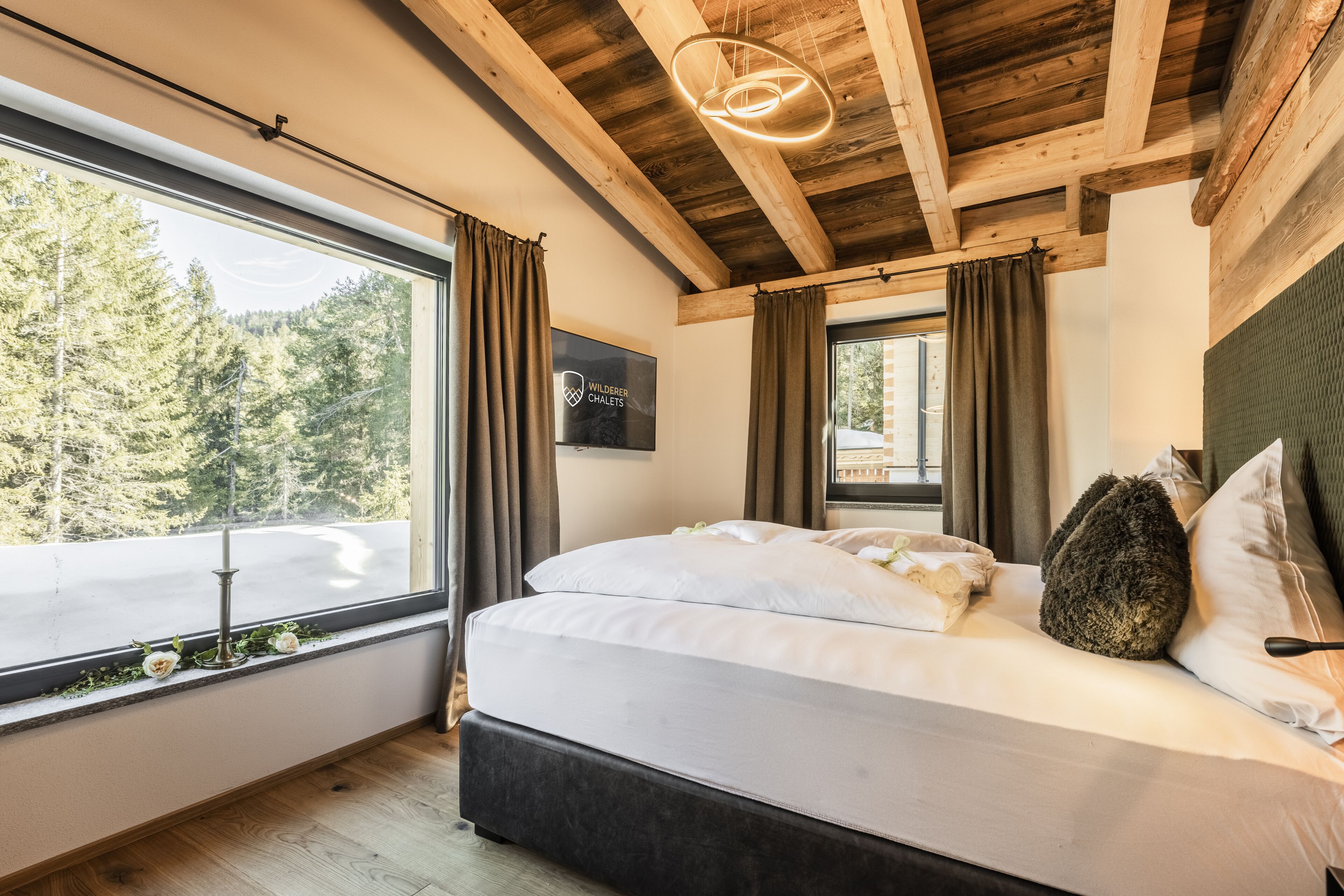 3 slaapkamers, geluiddichte muren, een strijkplank/strijkijzer