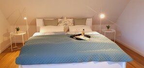 3 bedrooms, desk, iron/ironing board, WiFi - Lieblingsplatz Whg3 - Moderne, Ruhige & Gemütliche Ferienwohnung in Küstennähe von Carolinensiel (Wittmund)