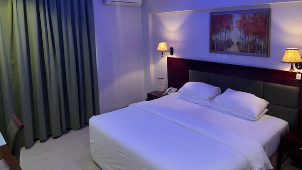 ห้องเอ็กเซกคิวทีฟซิงเกิล | โต๊ะทำงาน, Wi-Fi ฟรี