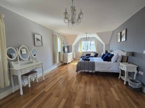 5 chambres, fer et planche à repasser, Wi-Fi, literie fournie