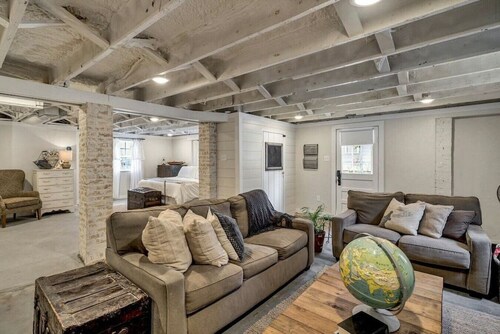 Studio in the Heart of Tyler