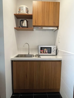 Standard-Studio, 1 King-Bett, Nichtraucher, Balkon | Eigene Küche | Großer Kühlschrank, Mikrowelle
