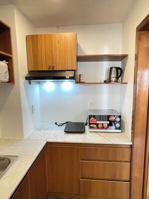 Studio Standar, 1 Tempat Tidur King, Bebas Asap Rokok, bathtub | Setrika/meja setrika, Wi-Fi gratis, dan seprai linen