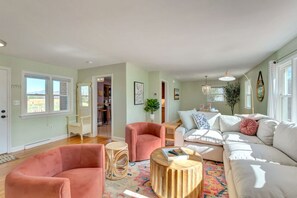 Smart TV, books, stereo