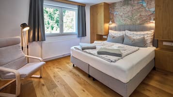 1 Schlafzimmer, Zimmersafe, Schreibtisch, Bügeleisen/Bügelbrett