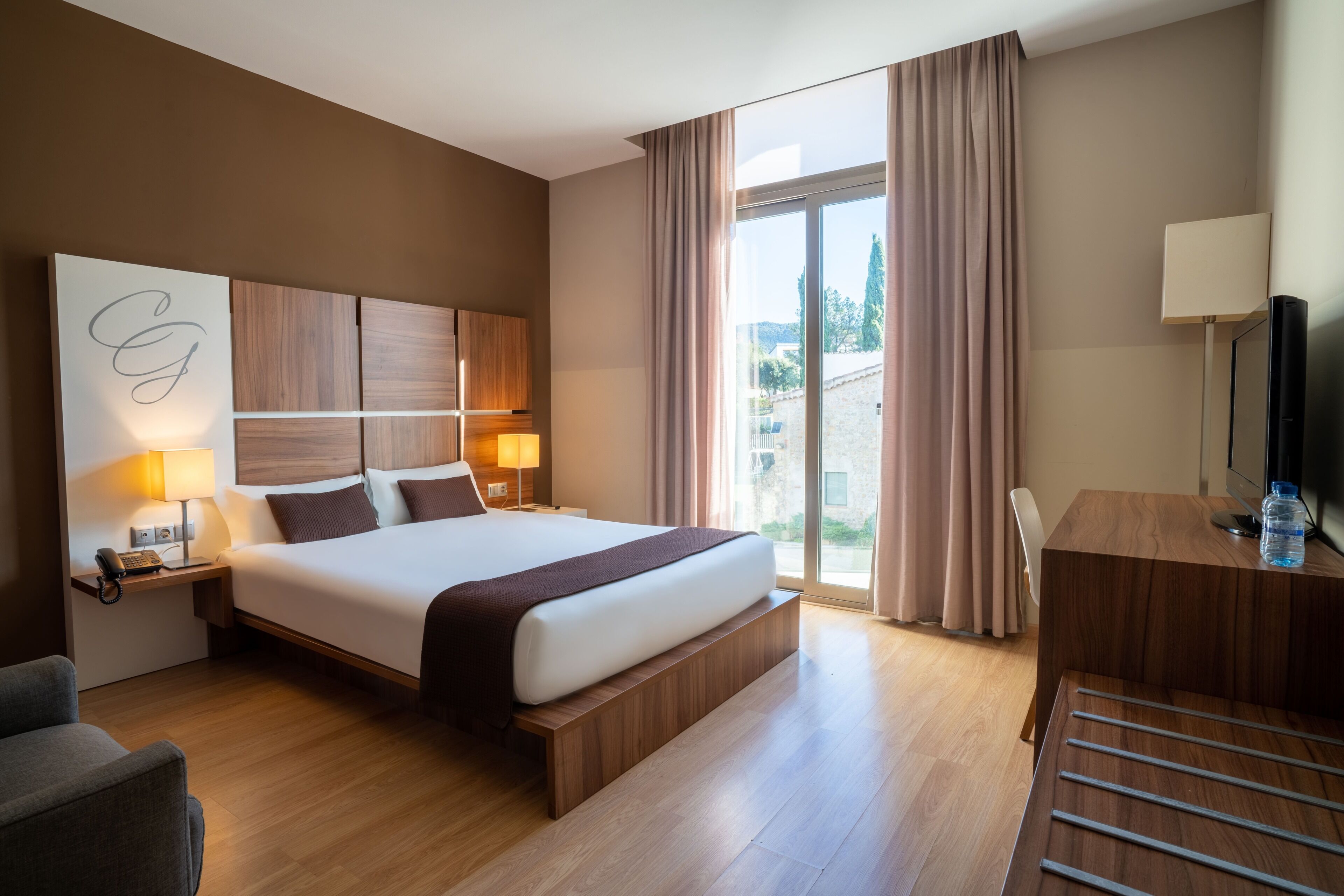 Double or Twin Room, 1 Double or 2 Single Beds, Mountain View