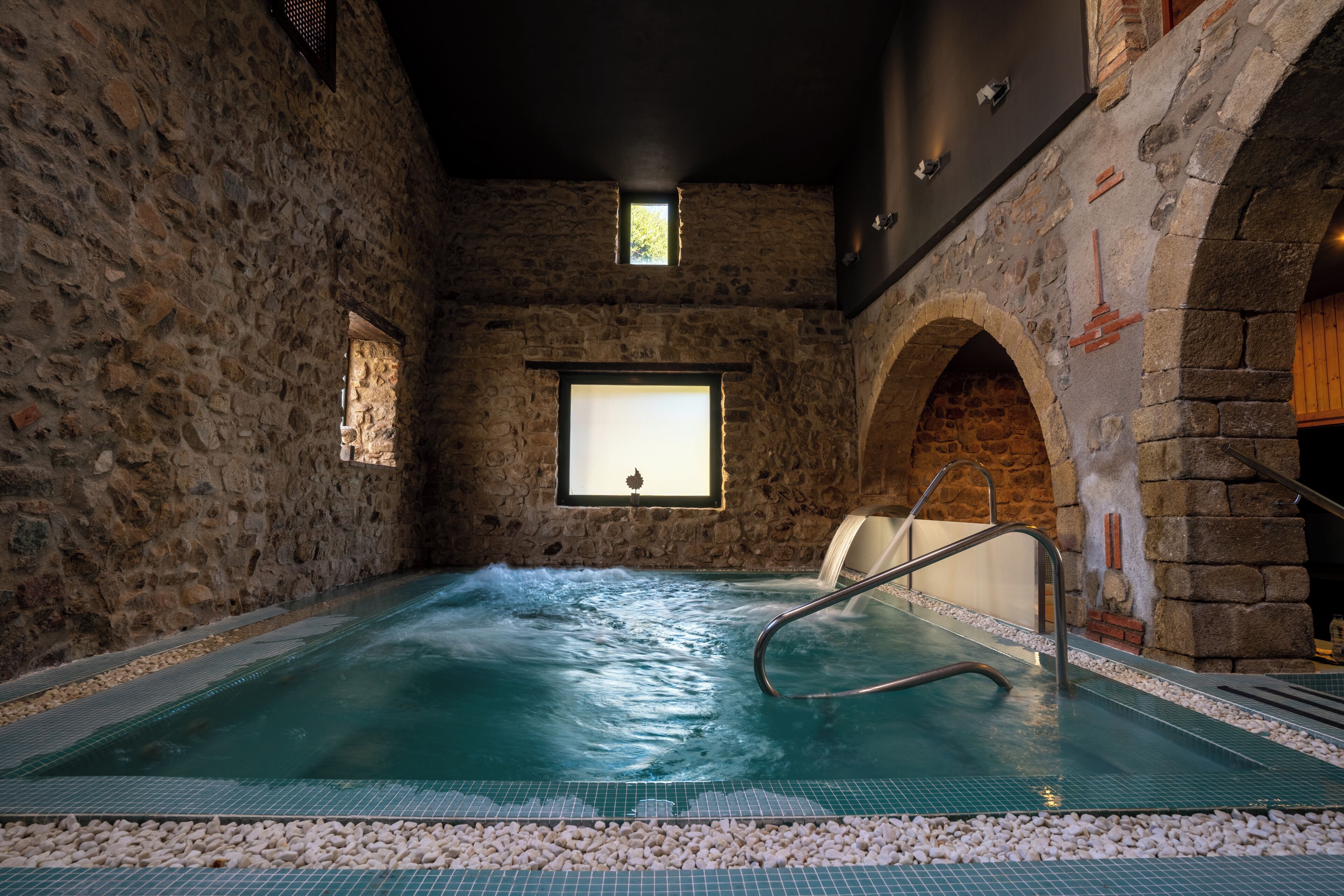 Sauna, hot tub, massages