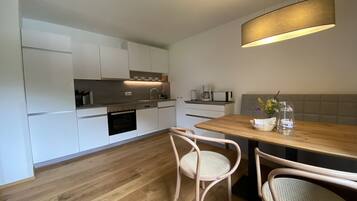 Kühlschrank, Ofen, Herdplatte, Geschirrspüler