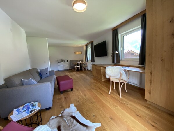 Smart TV, ping pong, books, printers