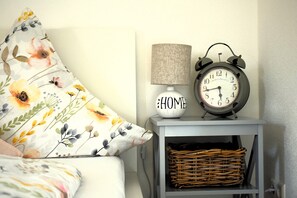 1 bedroom, bed sheets
