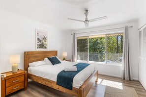 5 habitaciones, tabla de planchar con plancha y wifi gratis 