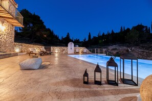 Seasonal outdoor pool, pool umbrellas, sun loungers