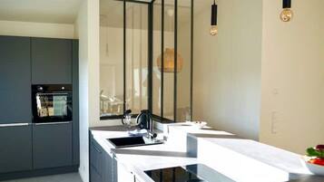 Kühlschrank, Ofen, Herdplatte, Geschirrspüler