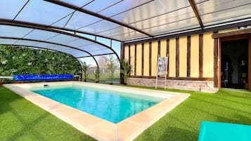 Innenpool, beheizter Pool