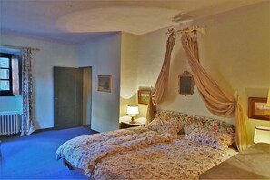 3 bedrooms, free WiFi - Guest House in Monferrato with Castle Views (Tagliolo Monferrato)