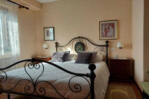 3 bedrooms, free WiFi - Tranquil Farmhouse in Umbria (Monte Santa Maria Tiberina)