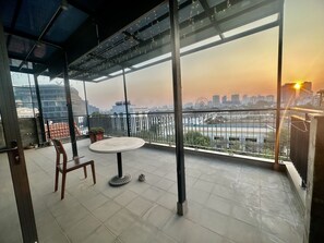 Deluxe Apartment | City view - Paradise Home Trinh Cong Son (Hanoi)