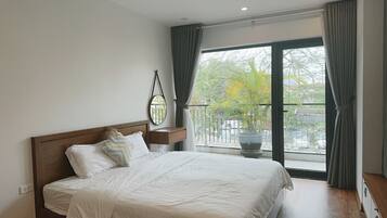 Deluxe Apartment | Desk, free WiFi