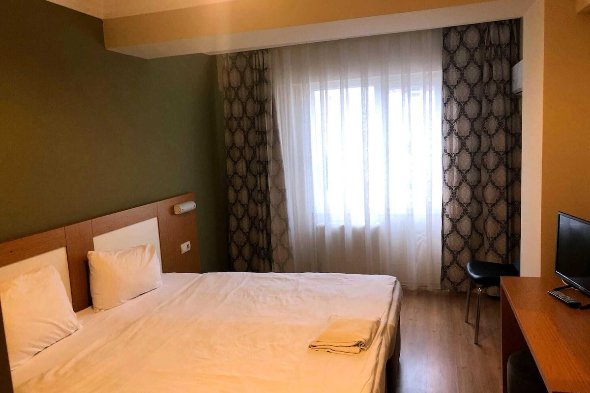 Chambre de base double | Bureau, accĂšs au Wi-Fi (inclus)
