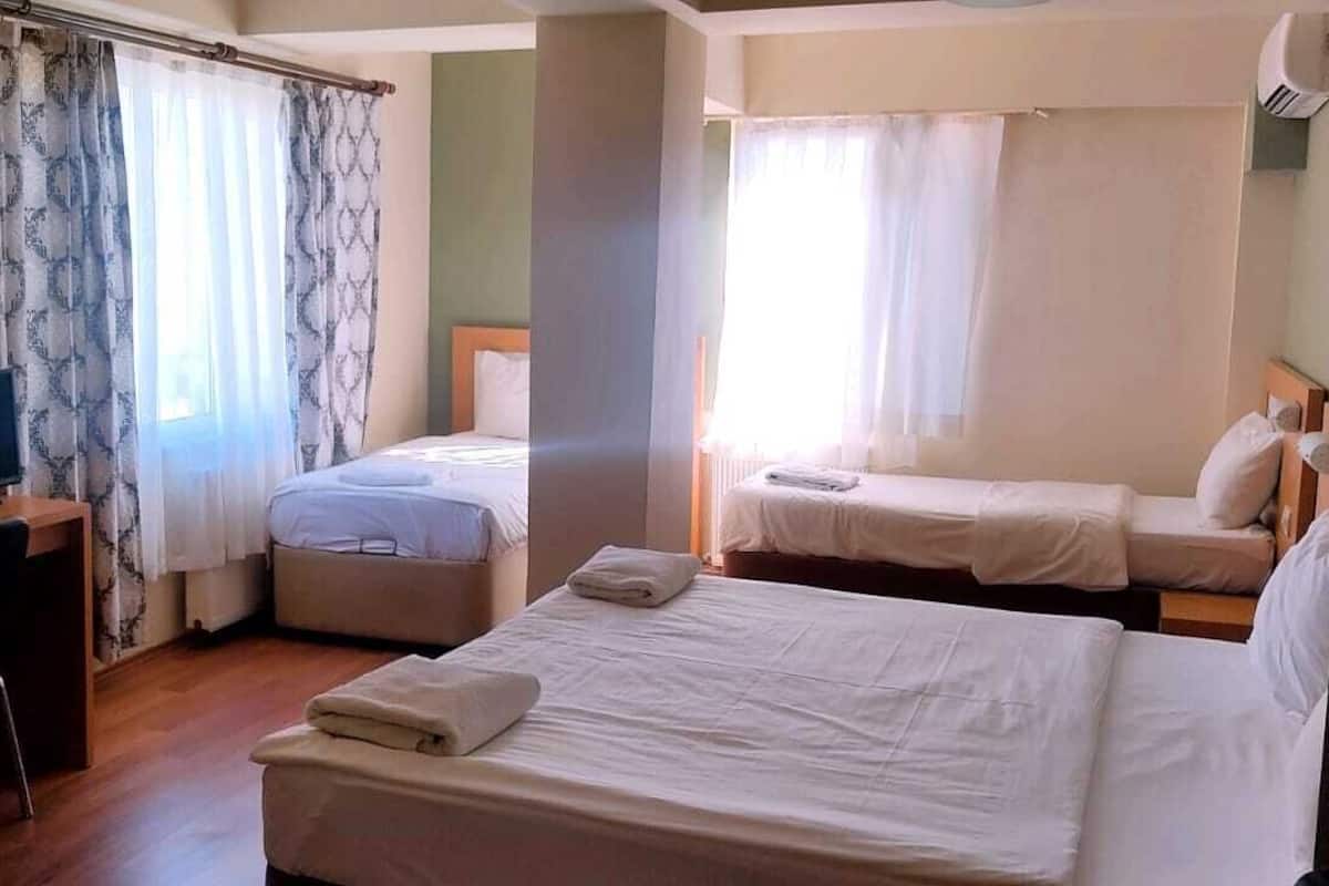 Chambre quadruple Standard | Bureau, accĂšs au Wi-Fi (inclus)