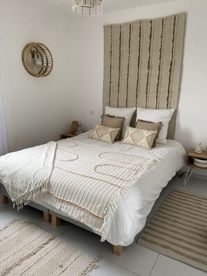 3 bedrooms, free WiFi, bed sheets - Villa Avec Piscine , 3 Chambres, 6 Couchages, au Cœur des Alpilles (Paradou)
