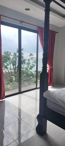 lanta villa sunset sea view