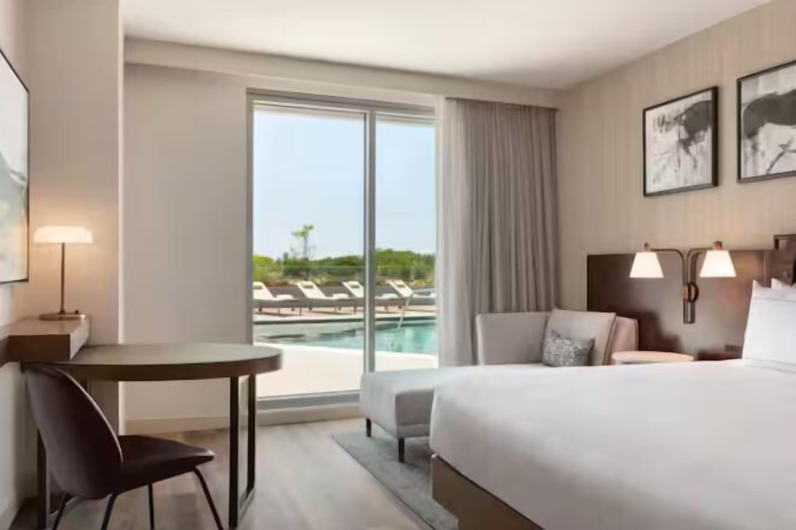 Desk, laptop workspace, free WiFi, bed sheets