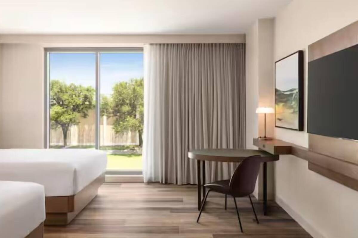 Desk, laptop workspace, free WiFi, bed sheets