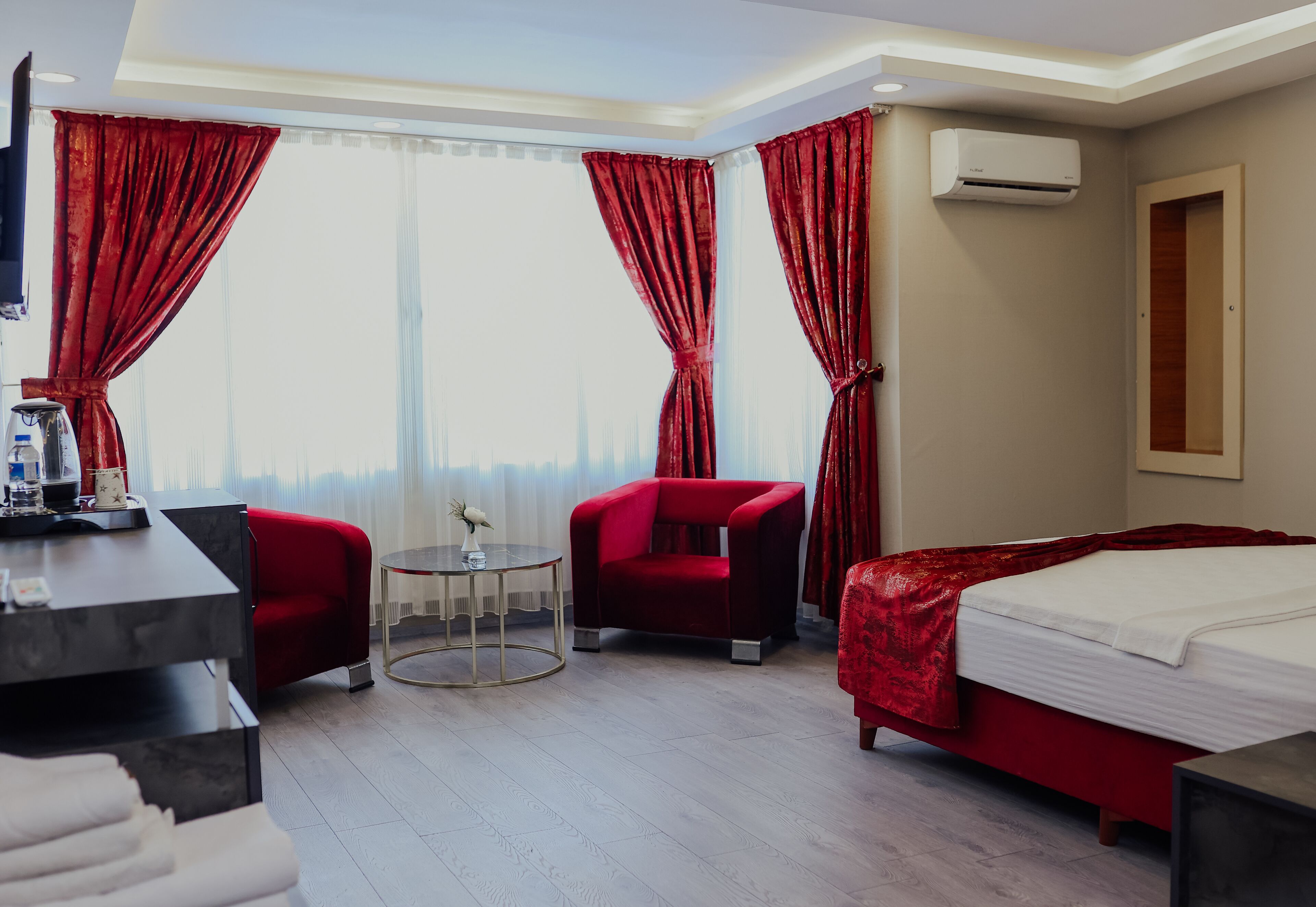 Luxury Room | Free WiFi, bed sheets
