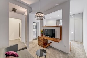 SĂĄbanas de algodĂłn egipcio, ropa de cama de alta calidad y minibar