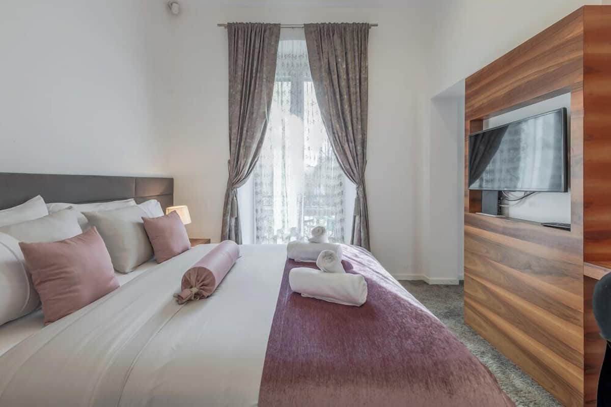 Sábanas de algodón egipcio, ropa de cama de alta calidad y minibar