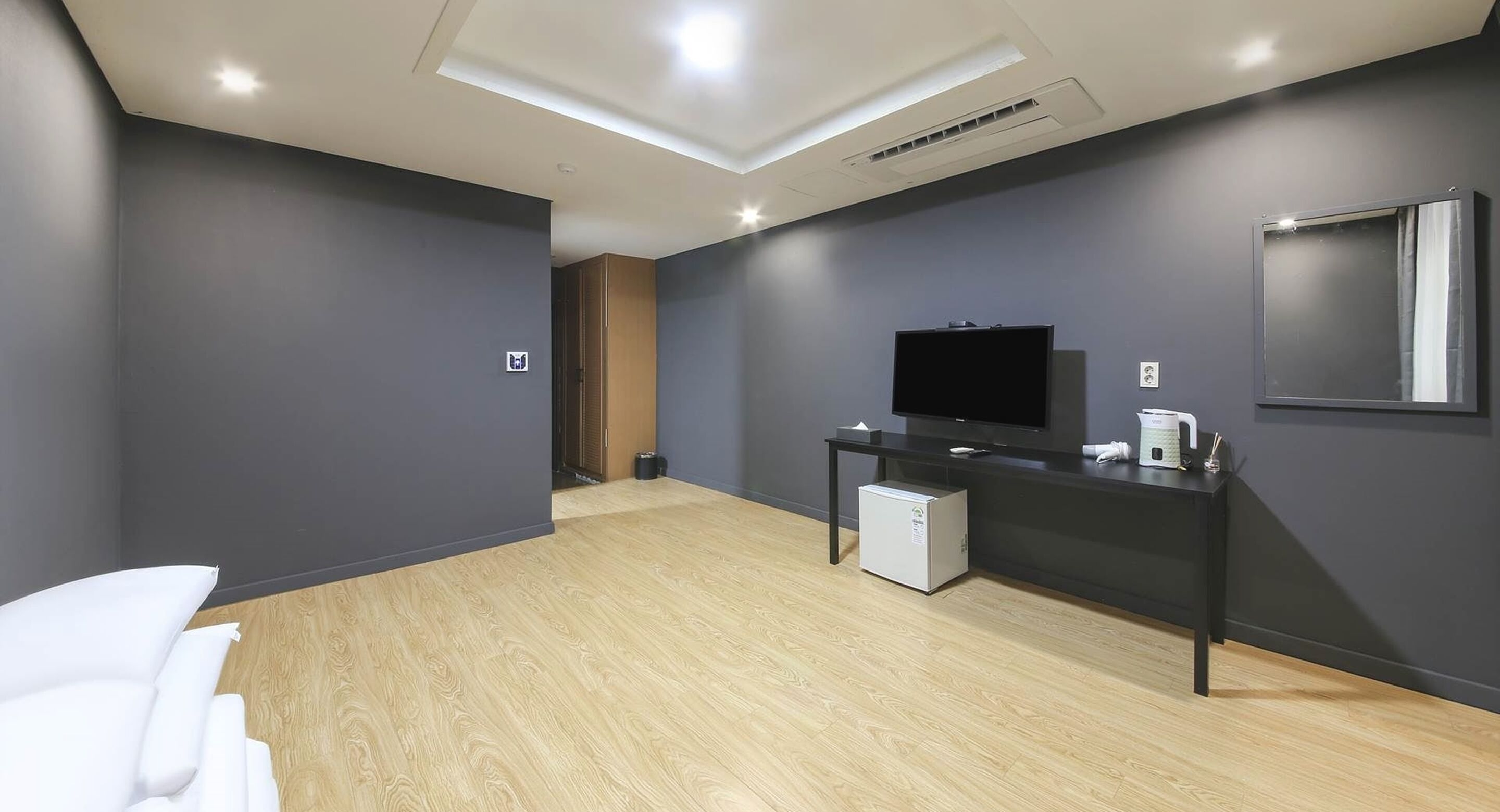 ondol | premium bedding, down duvets, select comfort beds, desk